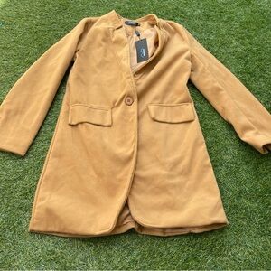 RVHSWDS Elegant Tan Women's Coat NEW  size medium